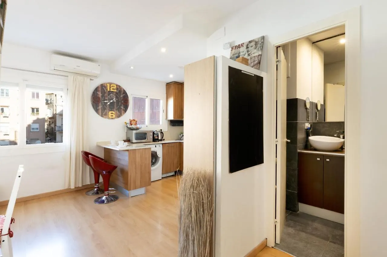 Cute Apartment In Sants Station With Hbo & Alexa & Ac Barcelona